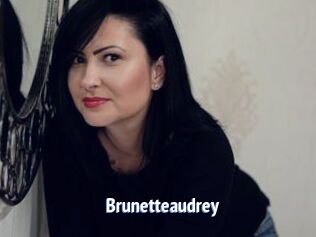 Brunetteaudrey