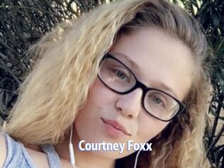 Courtney_Foxx