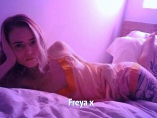 Freya_x
