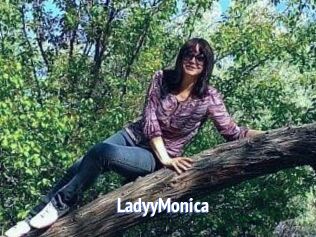 LadyyMonica