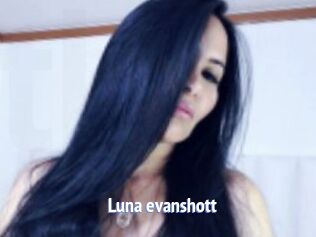 Luna_evanshott