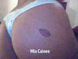 Mia_Cainee