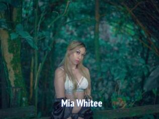 Mia_Whitee