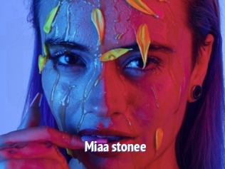 Miaa_stonee