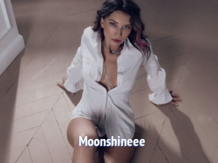 Moonshineee