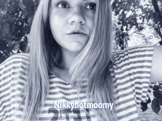Nikkyhotmoomy