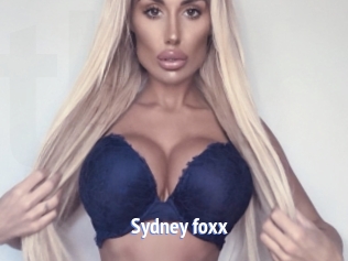Sydney_foxx
