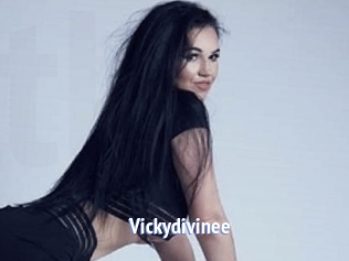 Vickydivinee